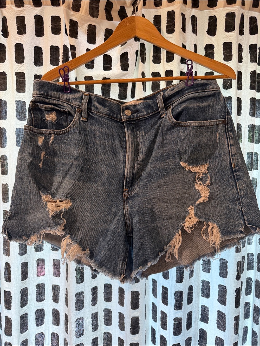 Abercrombie & Fitch 4” Denim Mom Shorts